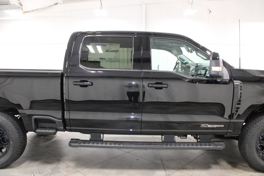 New 2026 Ford F250 Lariat w/ Black Appearance Package AWD/4WD image 10