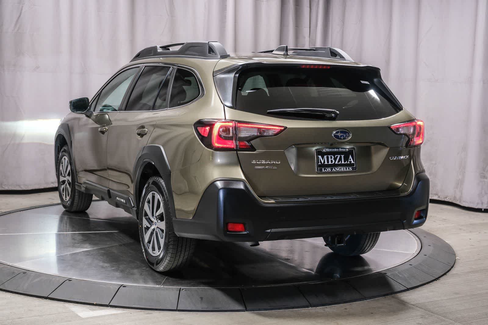 Used 2024 Subaru Outback Premium AWD/4WD image 2