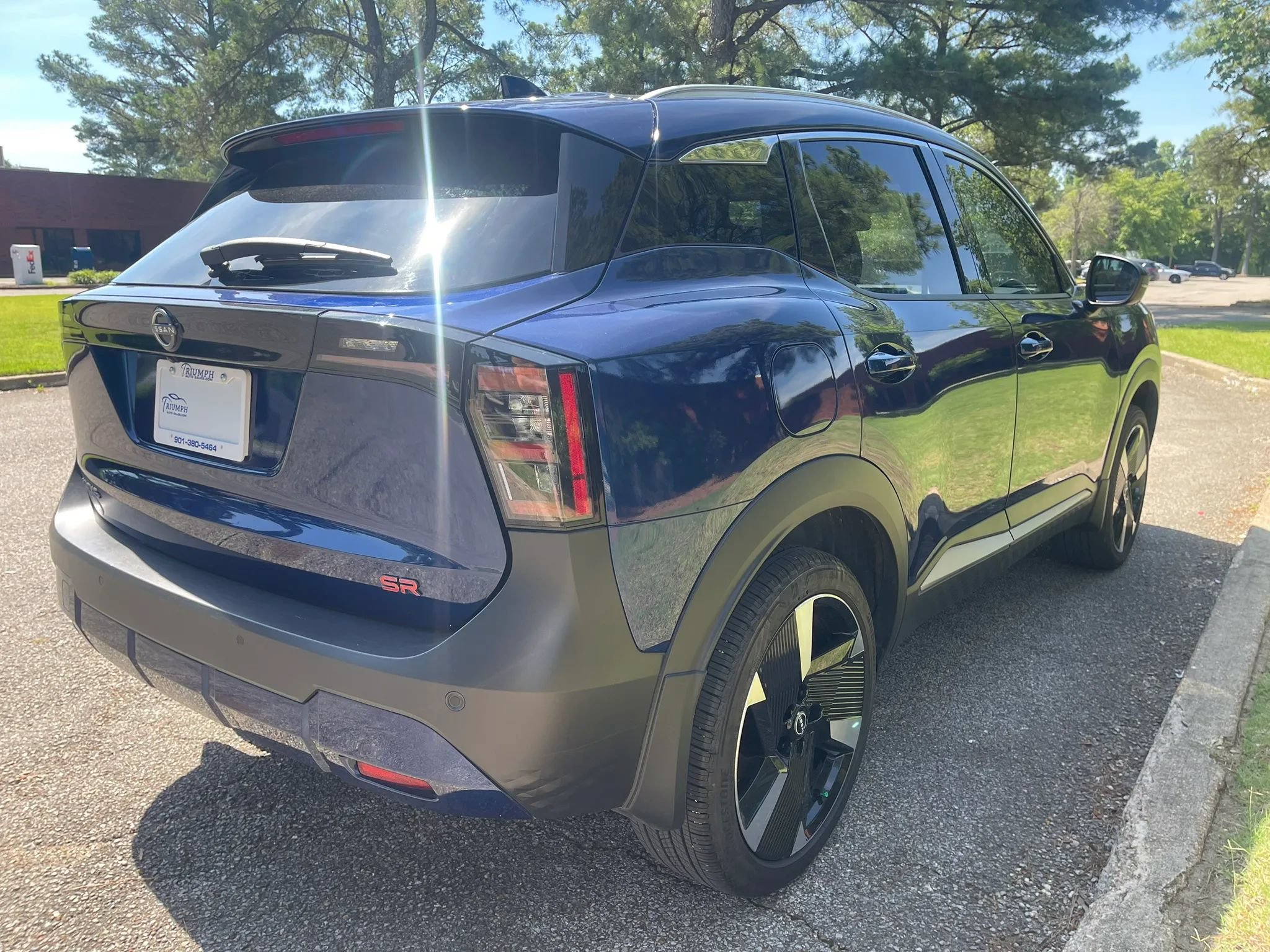 Used 2025 Nissan Kicks SR FWD image 5
