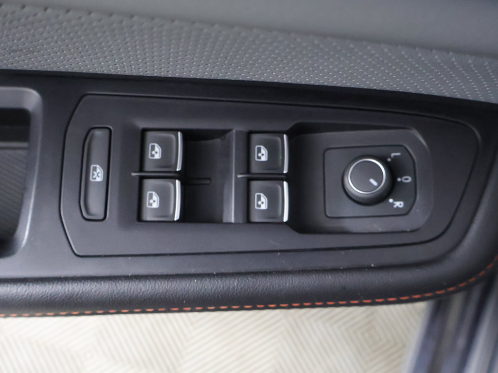 Used 2024 Volkswagen Atlas Peak Edition SEL AWD/4WD image 41