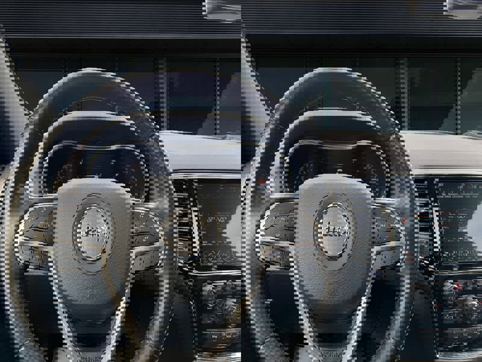 Used 2020 Jeep Grand Cherokee Altitude image 4