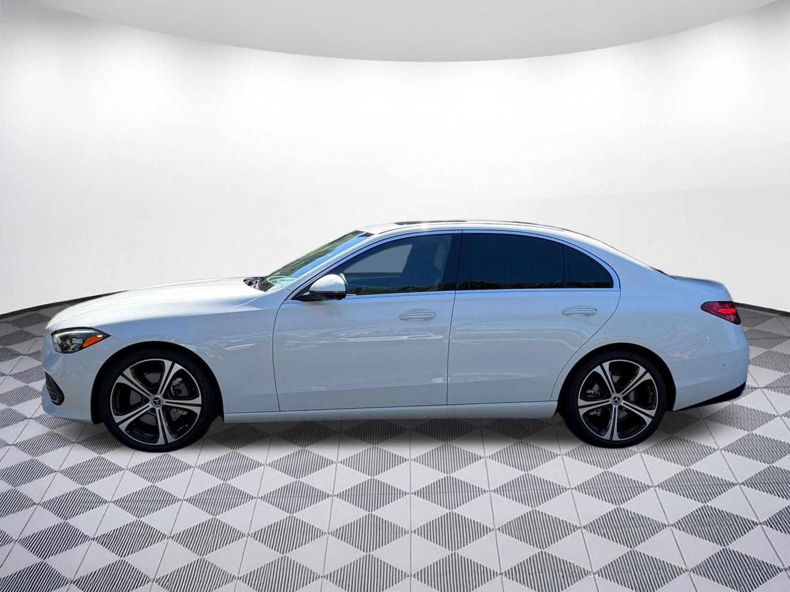 Used 2024 Mercedes-Benz C 300 Sedan image 2