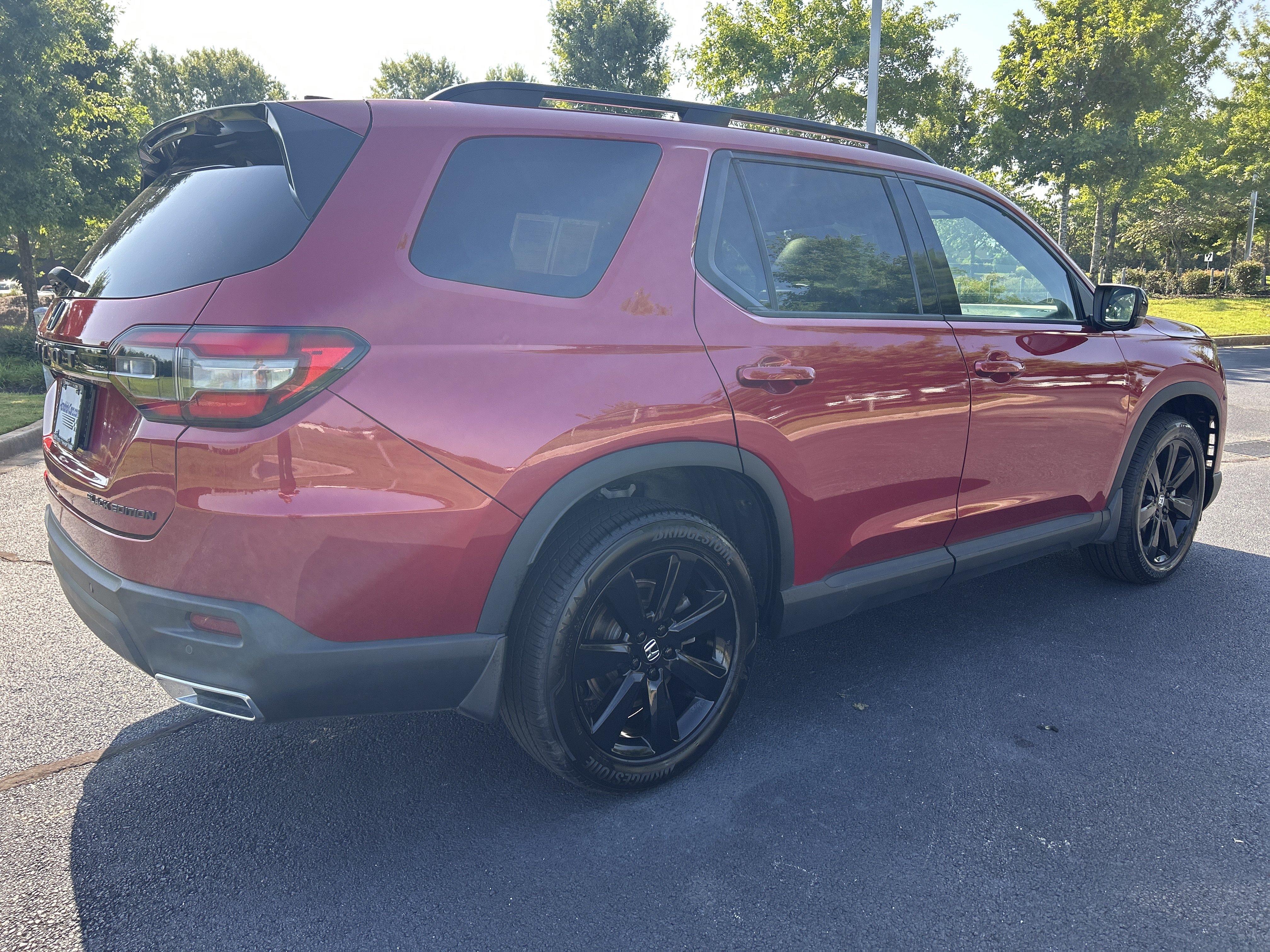 Certified 2025 Honda Pilot Black Edition image 9