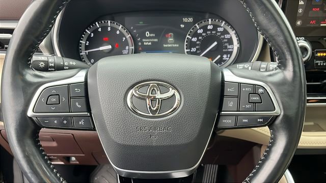 Certified 2021 Toyota Highlander Platinum AWD/4WD image 11