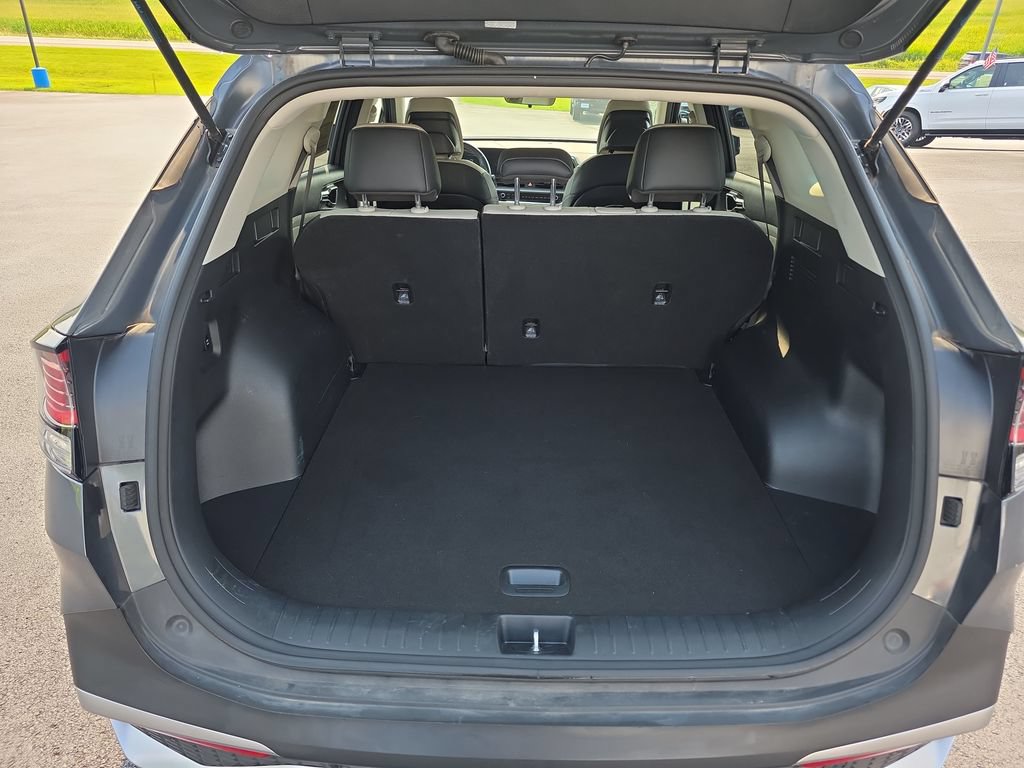 Used 2025 Kia Sportage EX FWD image 9