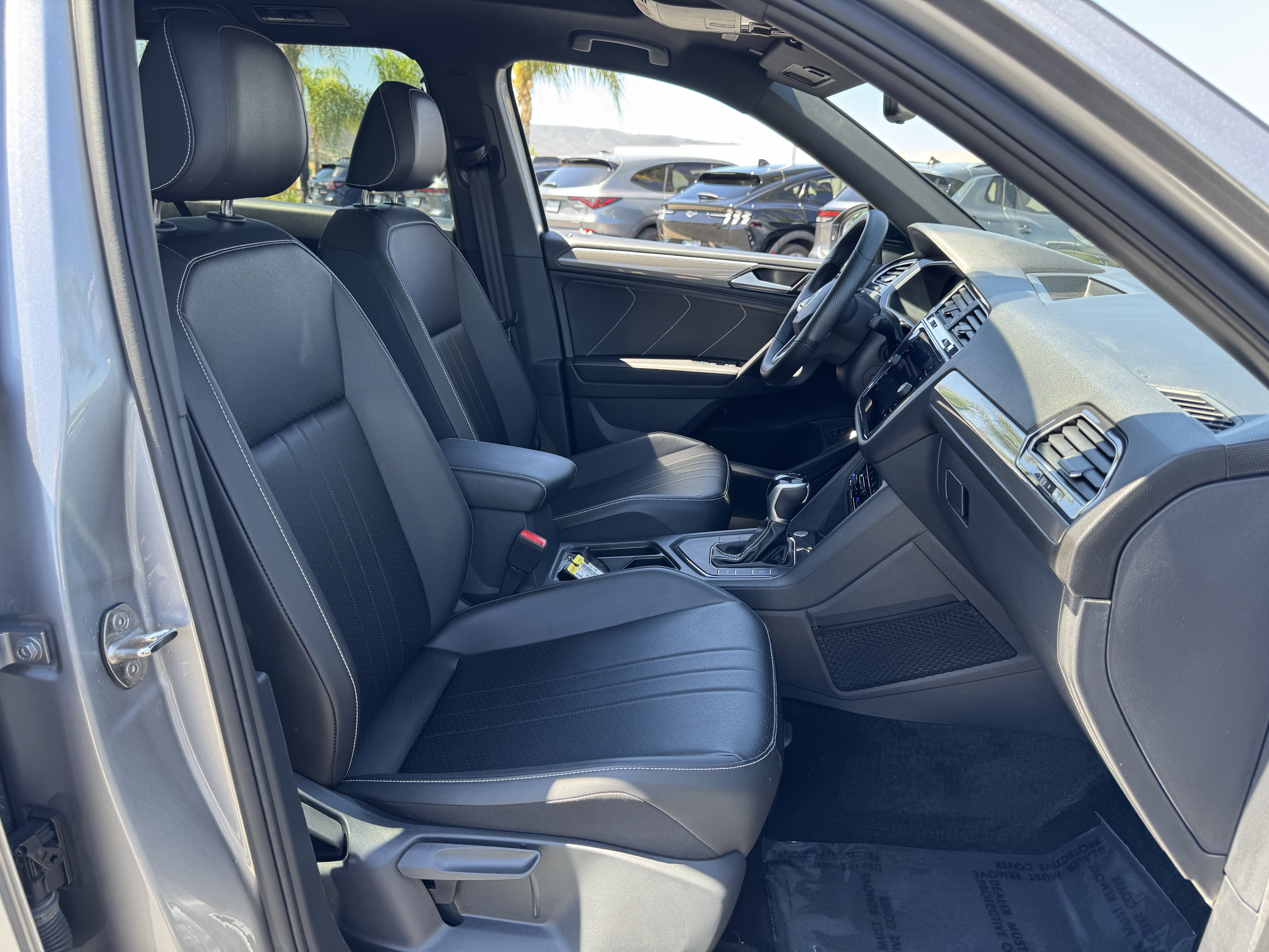 Used 2024 Volkswagen Tiguan SE R-Line FWD image 37