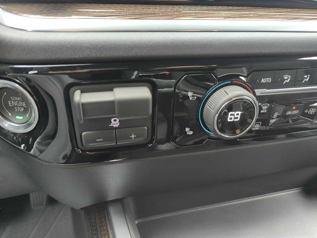 New 2025 Chevrolet Silverado 1500 RST w/ Dark Appearance Package image 13