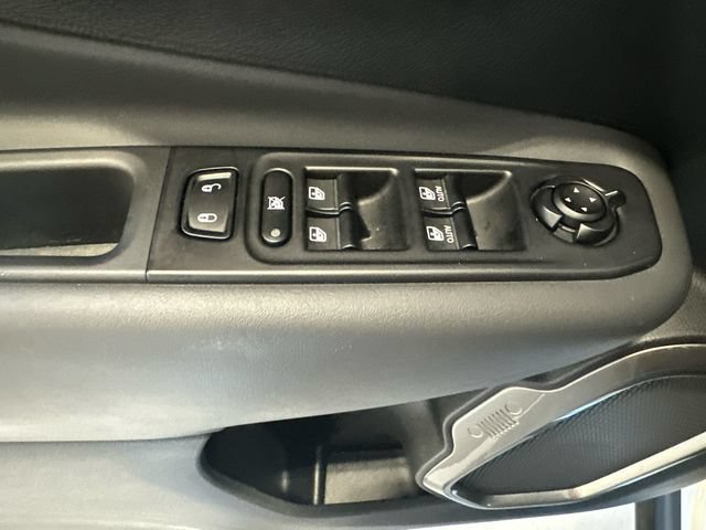 Used 2023 Jeep Renegade Latitude w/ Premium Group AWD/4WD image 22