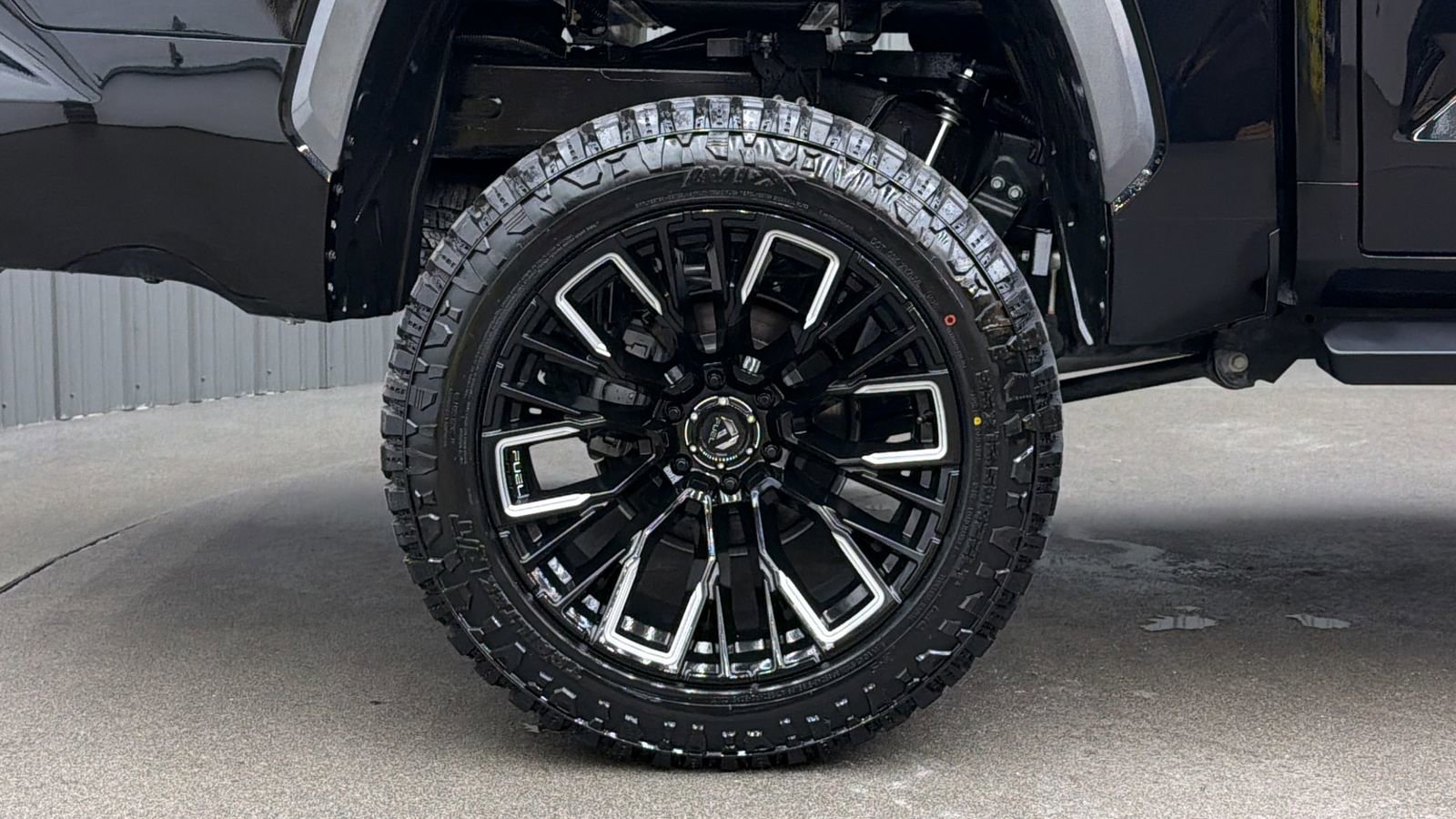 Used 2025 Toyota Tundra Limited image 11