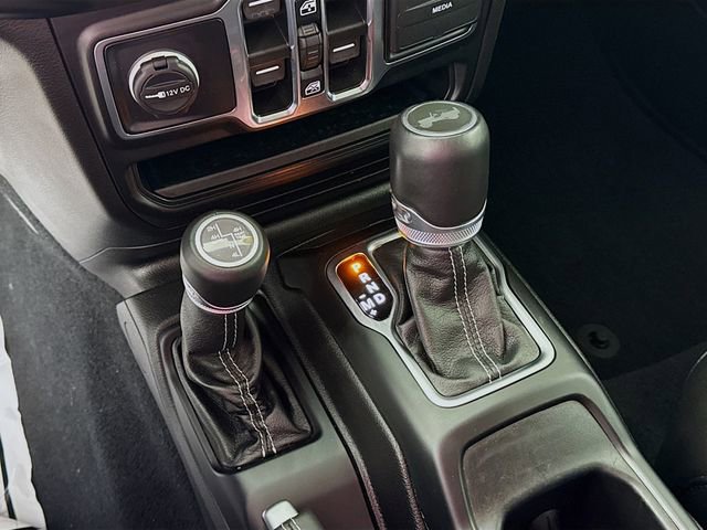 Used 2022 Jeep Wrangler Unlimited Sahara image 17