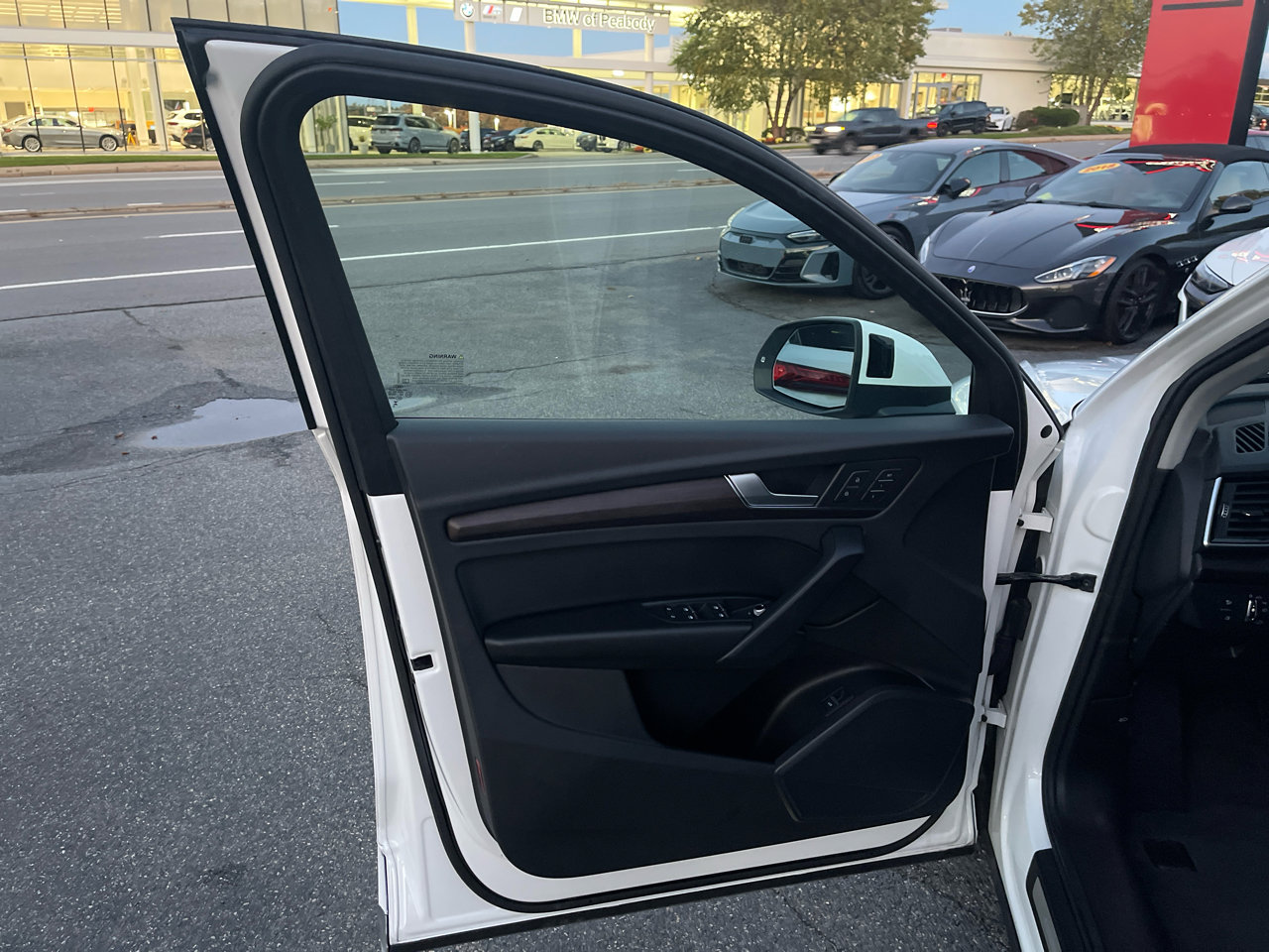 Used 2023 Audi Q5 2.0T Premium w/ Convenience Package image 19