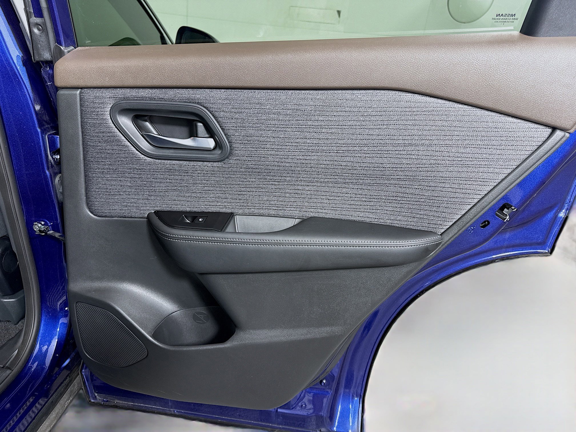 Used 2023 Nissan Rogue SV image 28