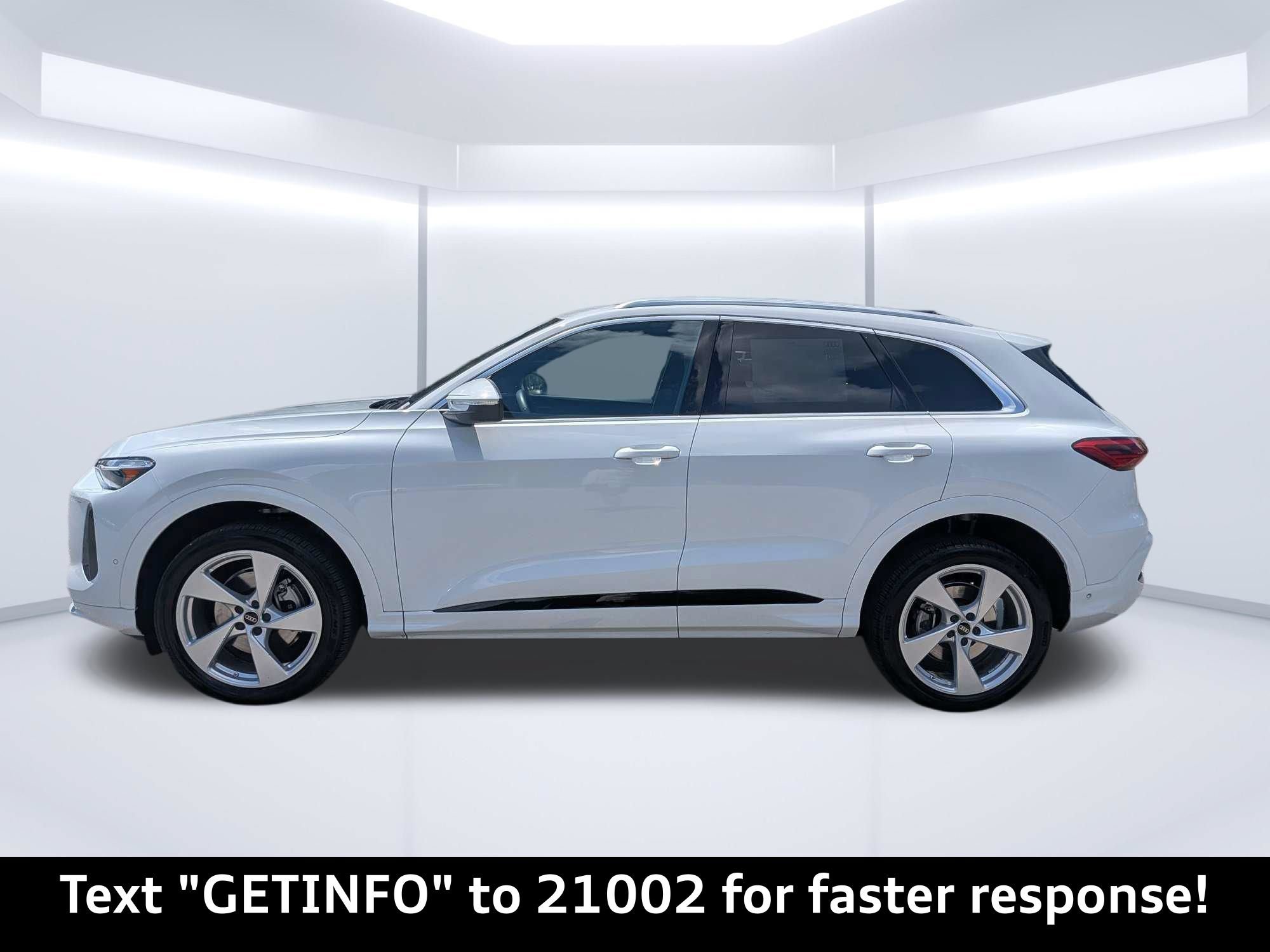 Certified 2025 Audi Q5 Premium w/ Premium Plus AWD/4WD image 7