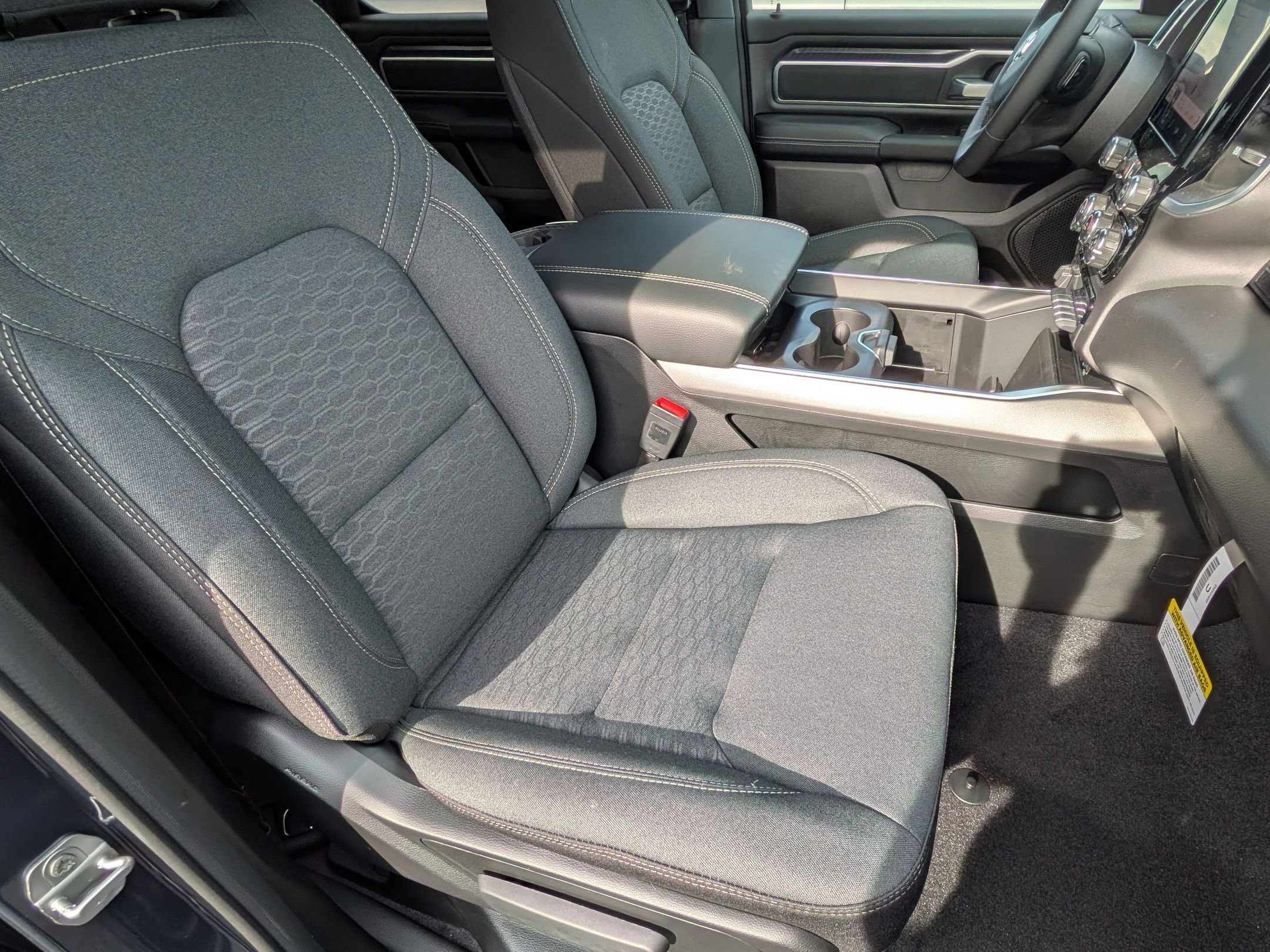 New 2026 RAM 1500 4x4 Crew Cab image 31