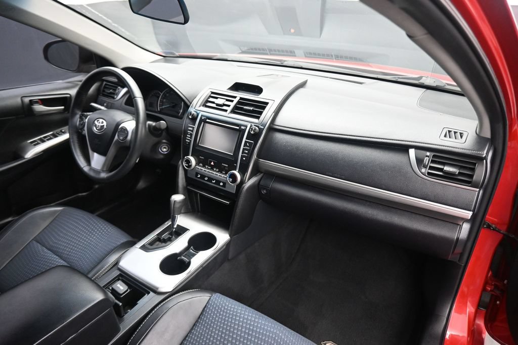 Used 2012 Toyota Camry SE FWD image 39