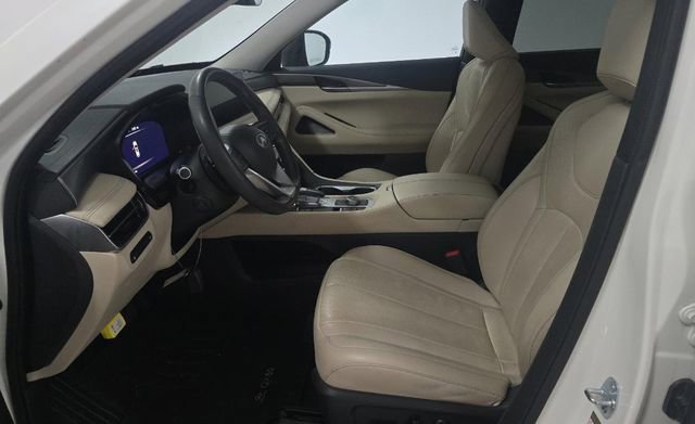 Used 2023 INFINITI QX60 Luxe w/ Cargo Package FWD image 9