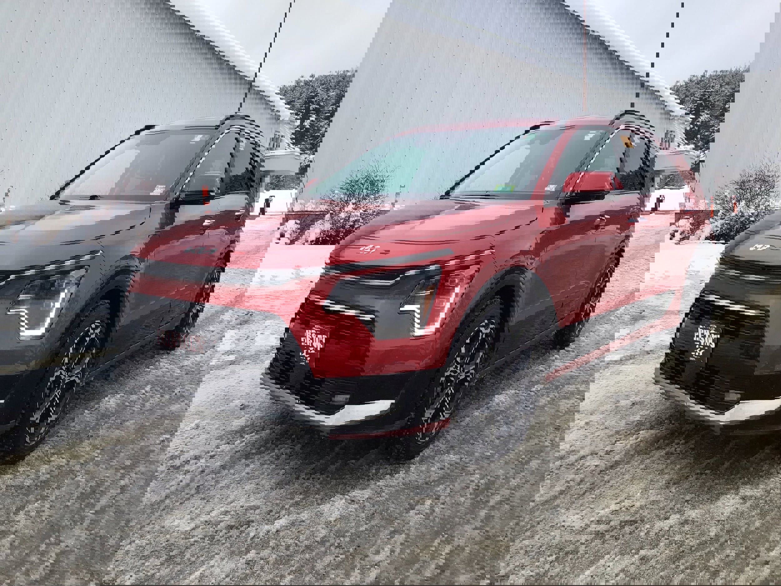 Used 2023 Kia Niro SX Touring image 3