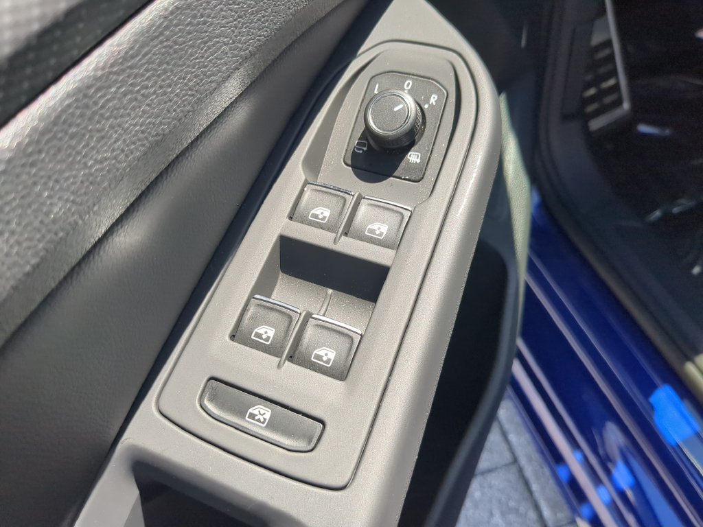 Certified 2024 Volkswagen Golf R AWD/4WD image 17