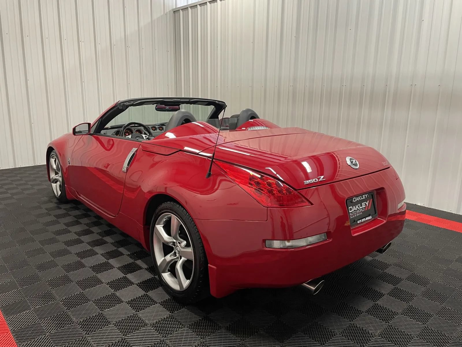 Used 2007 Nissan 350Z Enthusiast RWD image 2