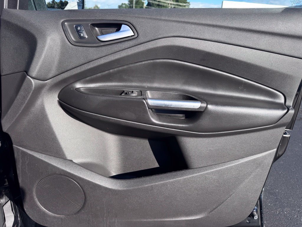Used 2017 Ford Escape SE w/ SE Cold Weather Package FWD image 22