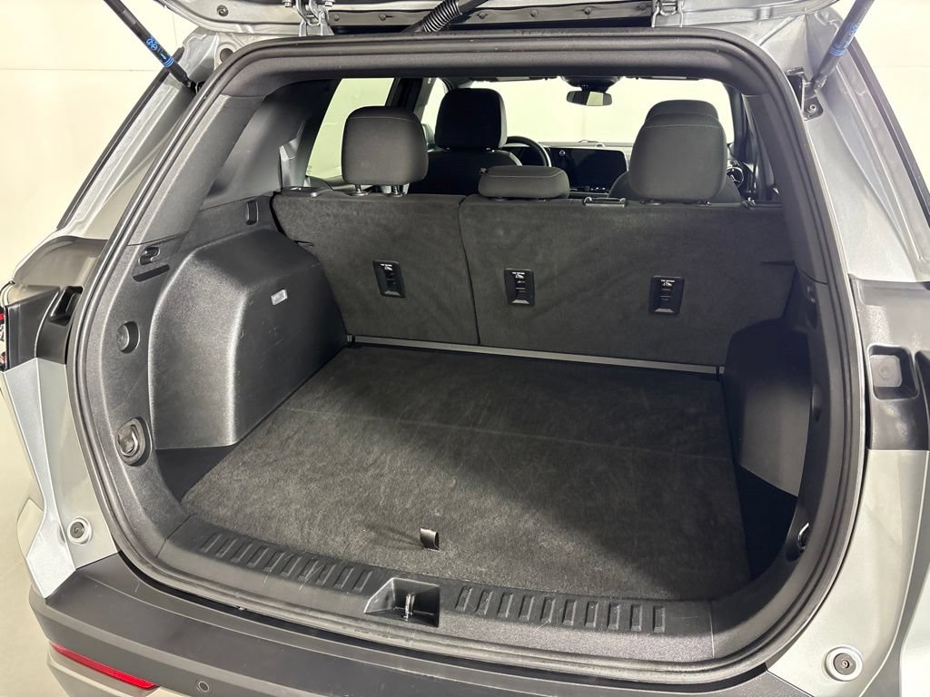 Used 2025 Chevrolet Equinox LT AWD/4WD image 20