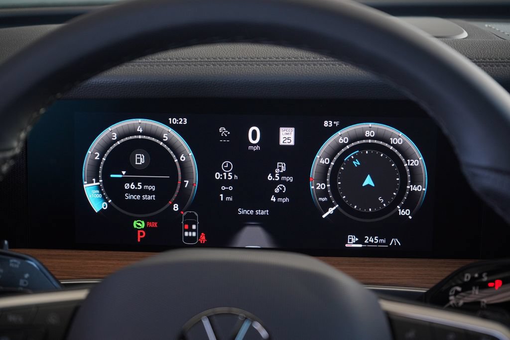 New 2026 Volkswagen Tiguan SEL R-Line AWD/4WD image 10