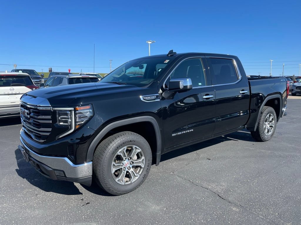 Used 2025 GMC Sierra 1500 SLT AWD/4WD image 6