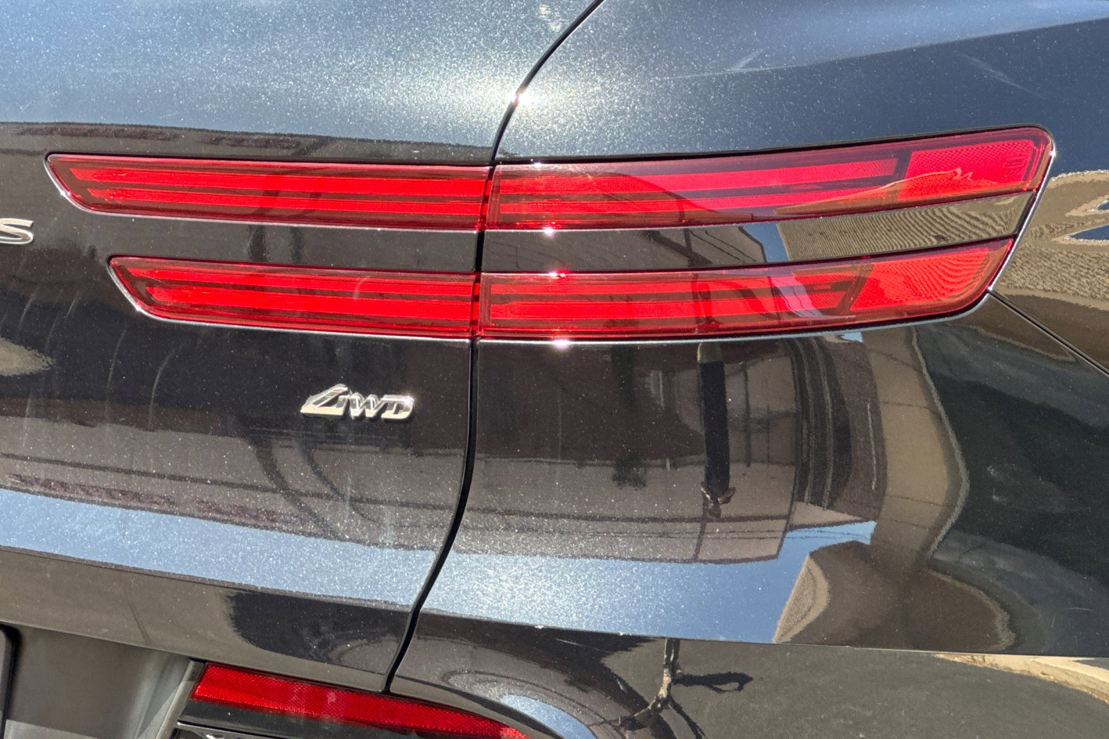 Used 2025 Genesis GV70 2.5T AWD/4WD image 13