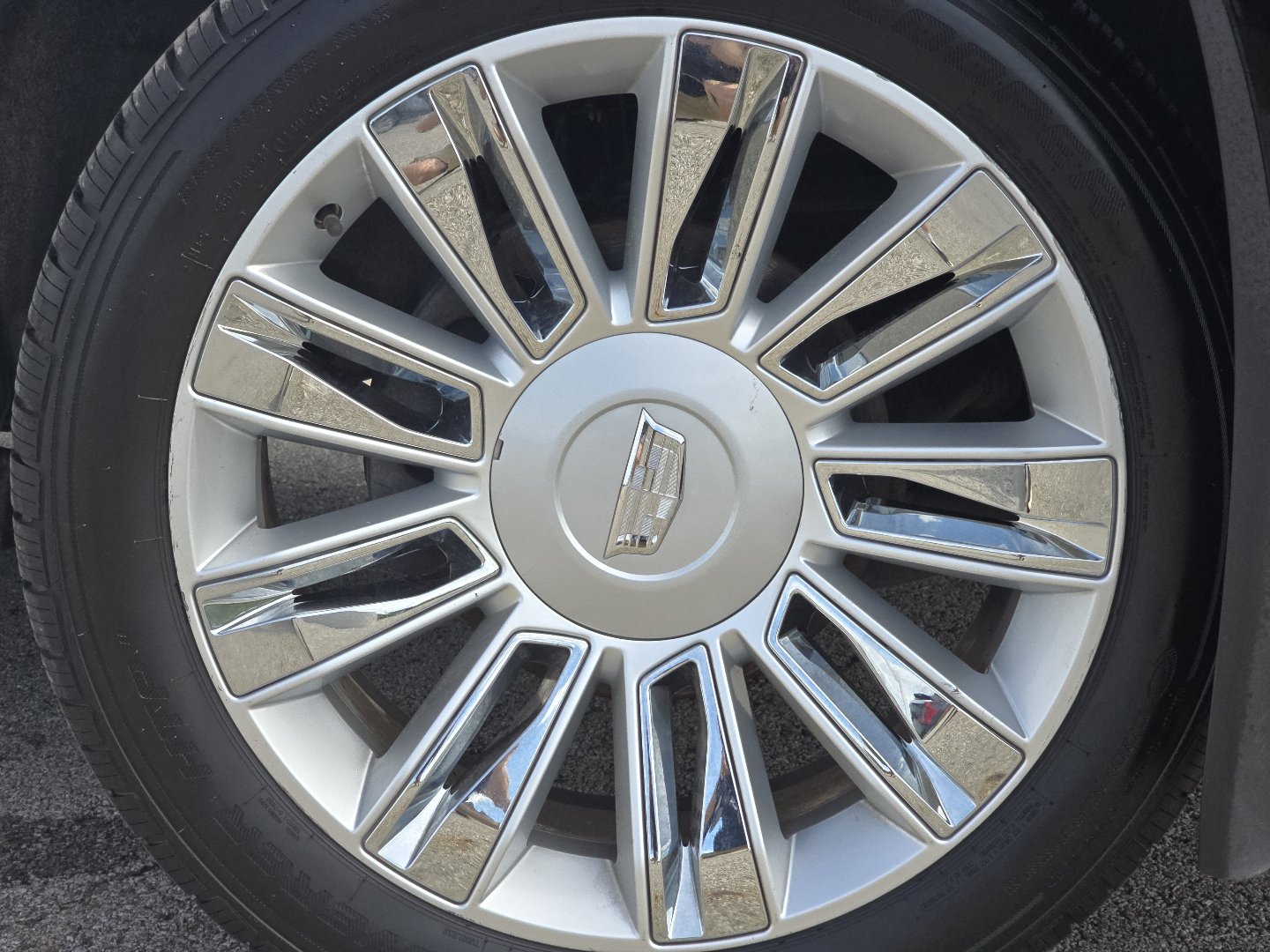Used 2016 Cadillac Escalade Platinum AWD/4WD image 19