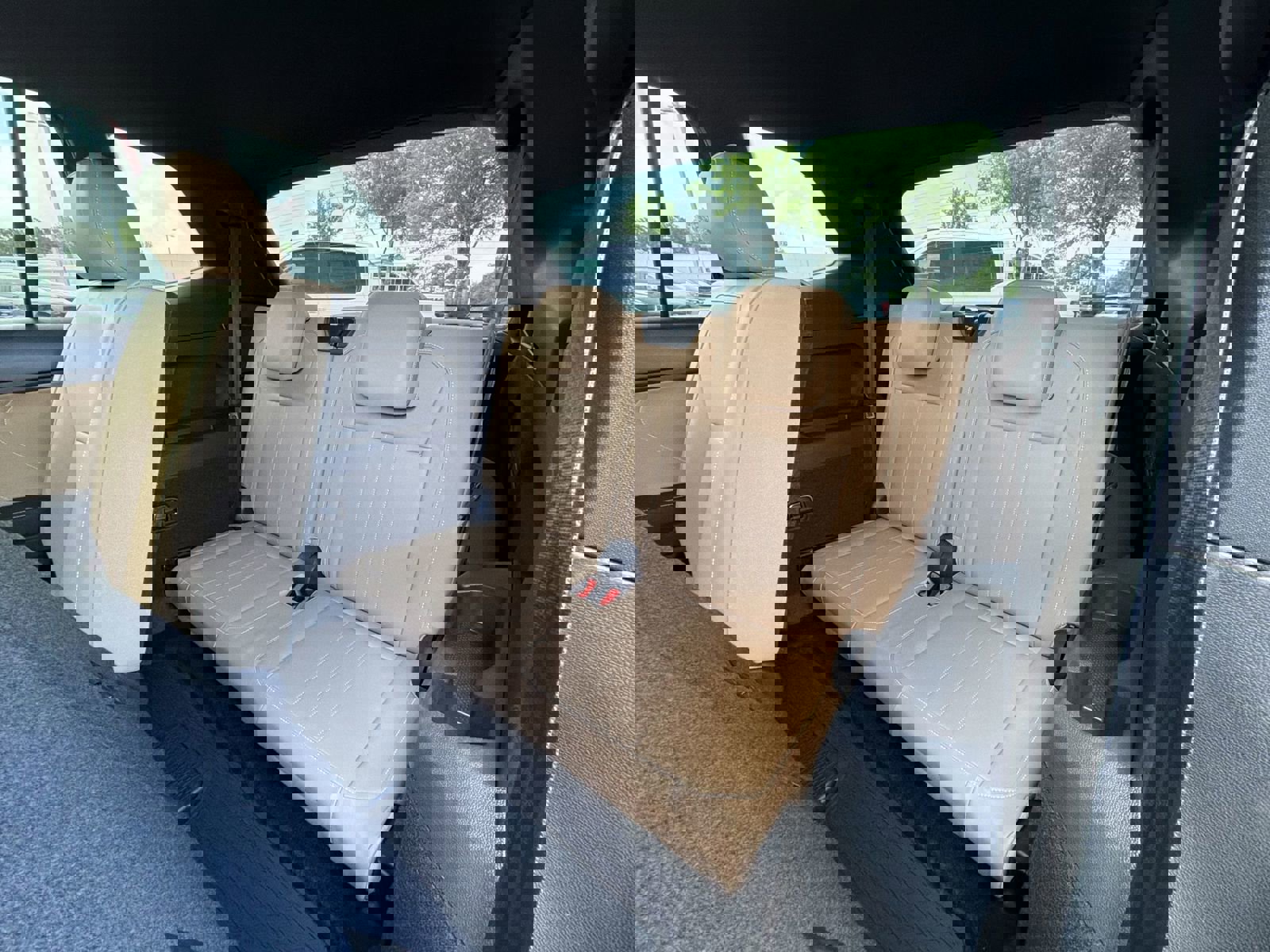 Used 2024 Volkswagen Tiguan SE image 31