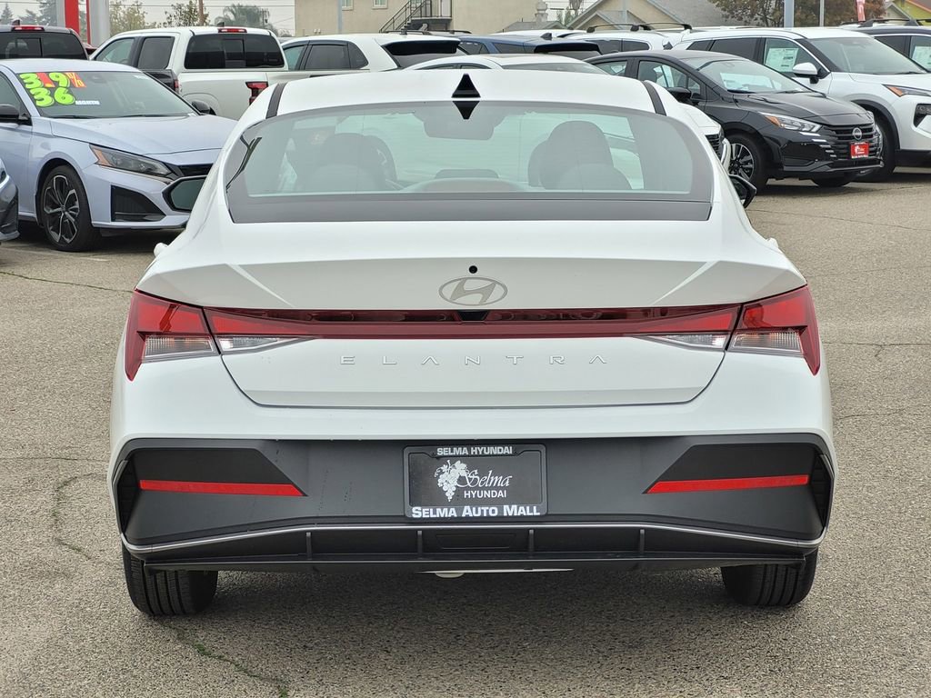 New 2026 Hyundai Elantra SE image 5