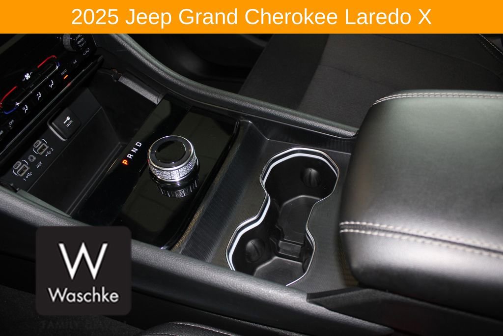 Used 2025 Jeep Grand Cherokee Laredo X w/ Trailer Tow Package AWD/4WD image 34