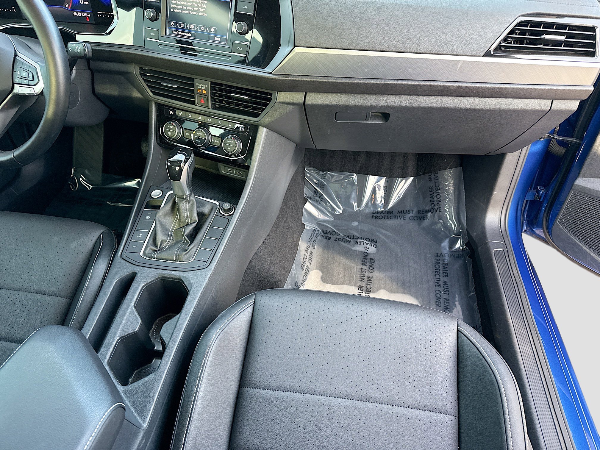 Used 2023 Volkswagen Jetta SE w/ Panoramic Sunroof Package image 17