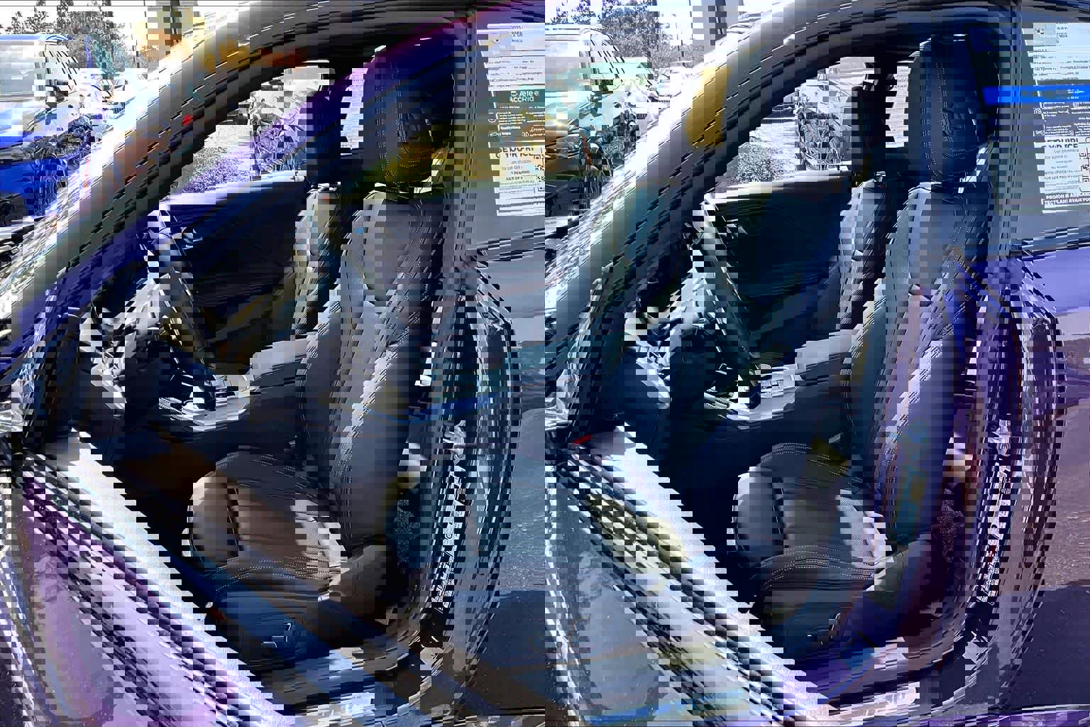 Certified 2025 BMW M240i Coupe image 8