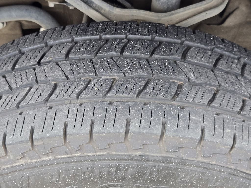 Used 2024 GMC Sierra 3500 SLT w/ SLT Premium Package AWD/4WD image 8