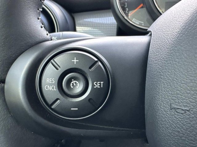 Used 2021 MINI Cooper 4-Door Hardtop image 24