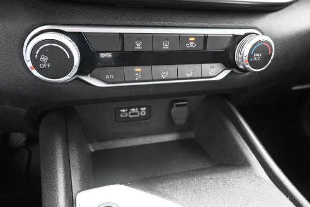 Used 2025 Nissan Altima 2.5 SV FWD image 19