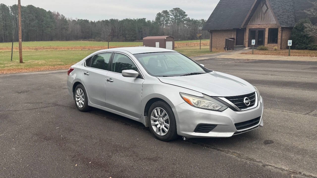 Used 2018 Nissan Altima 2.5 S w/ S Convenience Package FWD image 2