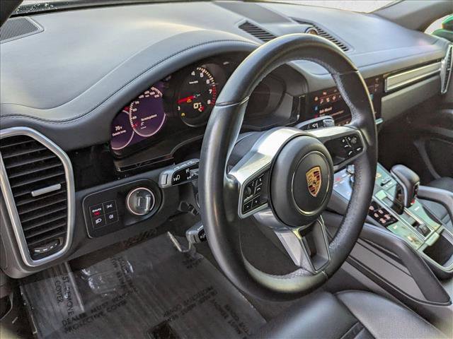 Used 2023 Porsche Cayenne Platinum Edition image 10