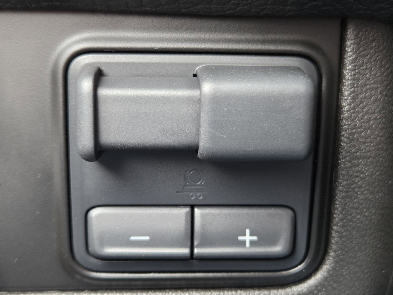 Used 2021 GMC Yukon Denali w/ Denali Ultimate Package image 39