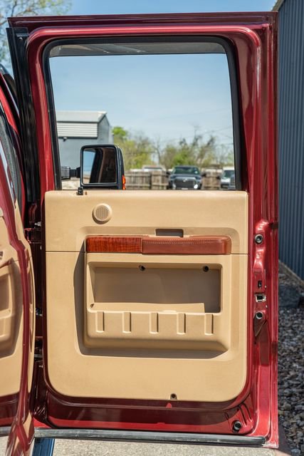 Used 2012 Ford F250 King Ranch w/ King Ranch w/Chrome Pkg image 39