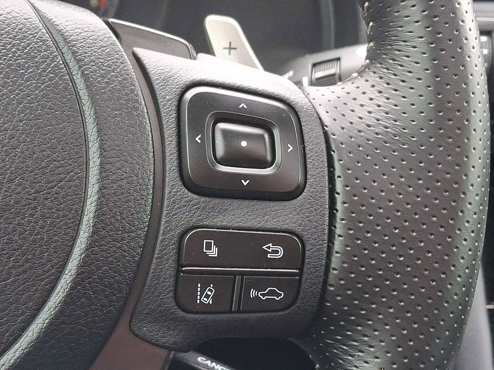 Used 2025 Lexus IS 350 F Sport w/ Navigation Package image 19