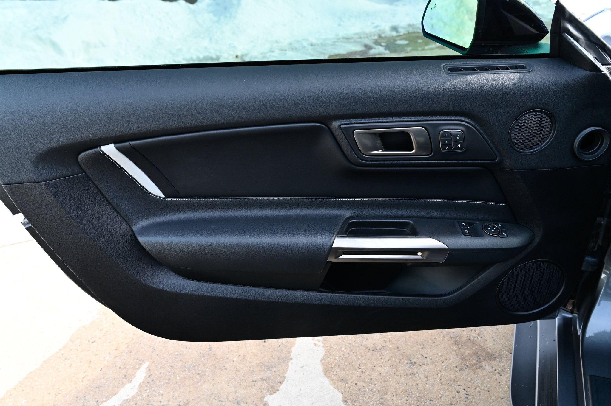 Used 2021 Ford Mustang Shelby GT500 w/ Technology Package image 21