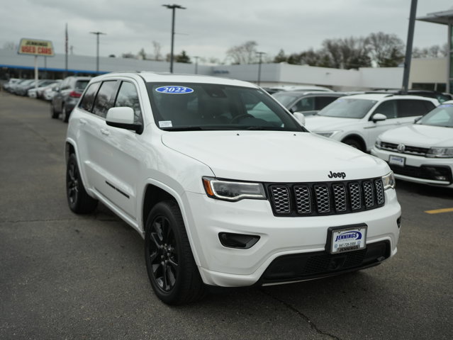 Used 2022 Jeep Grand Cherokee Laredo X AWD/4WD image 1