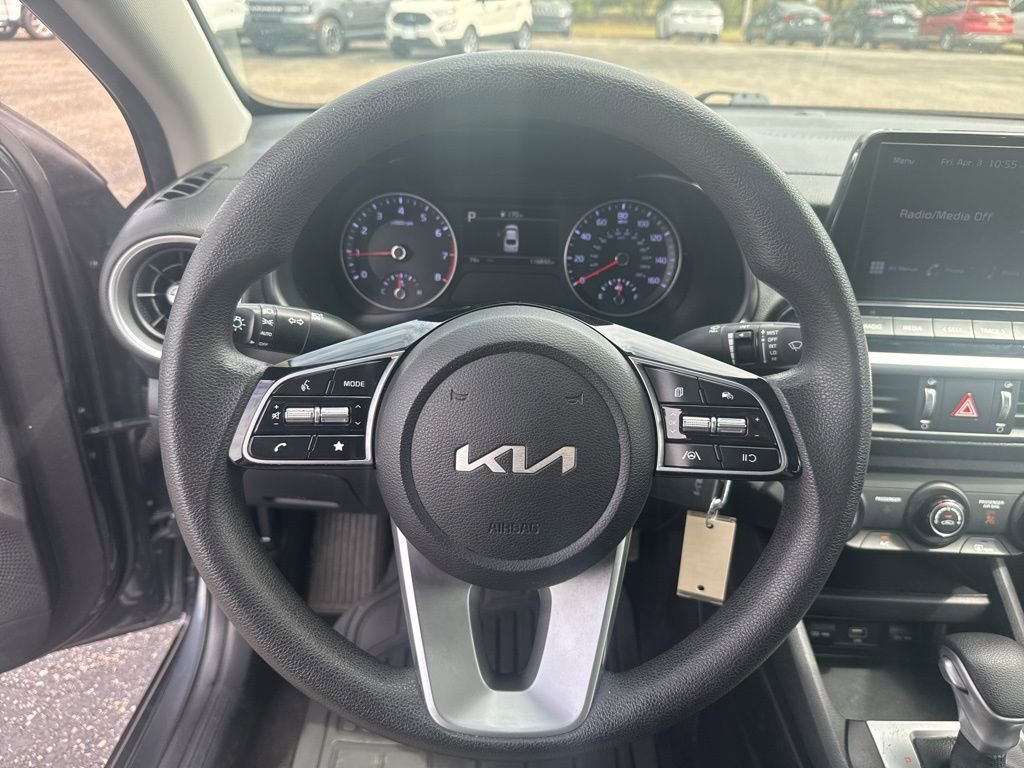 Used 2023 Kia Forte LXS FWD image 4