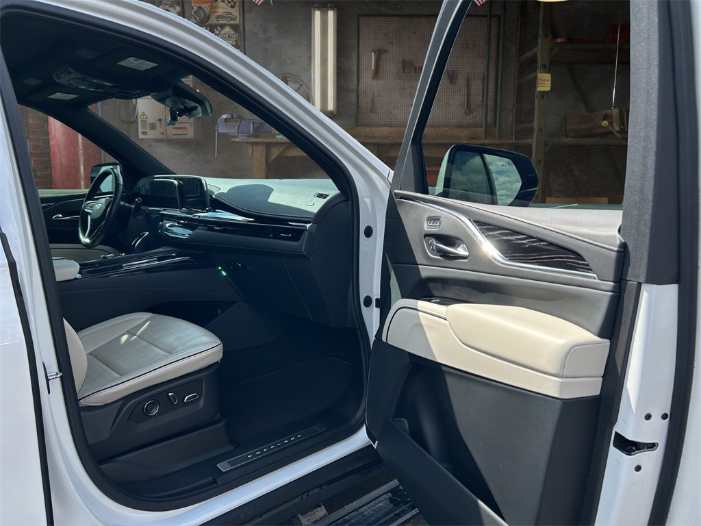 Certified 2021 Cadillac Escalade Sport w/ Driver Assist Tech Package image 17