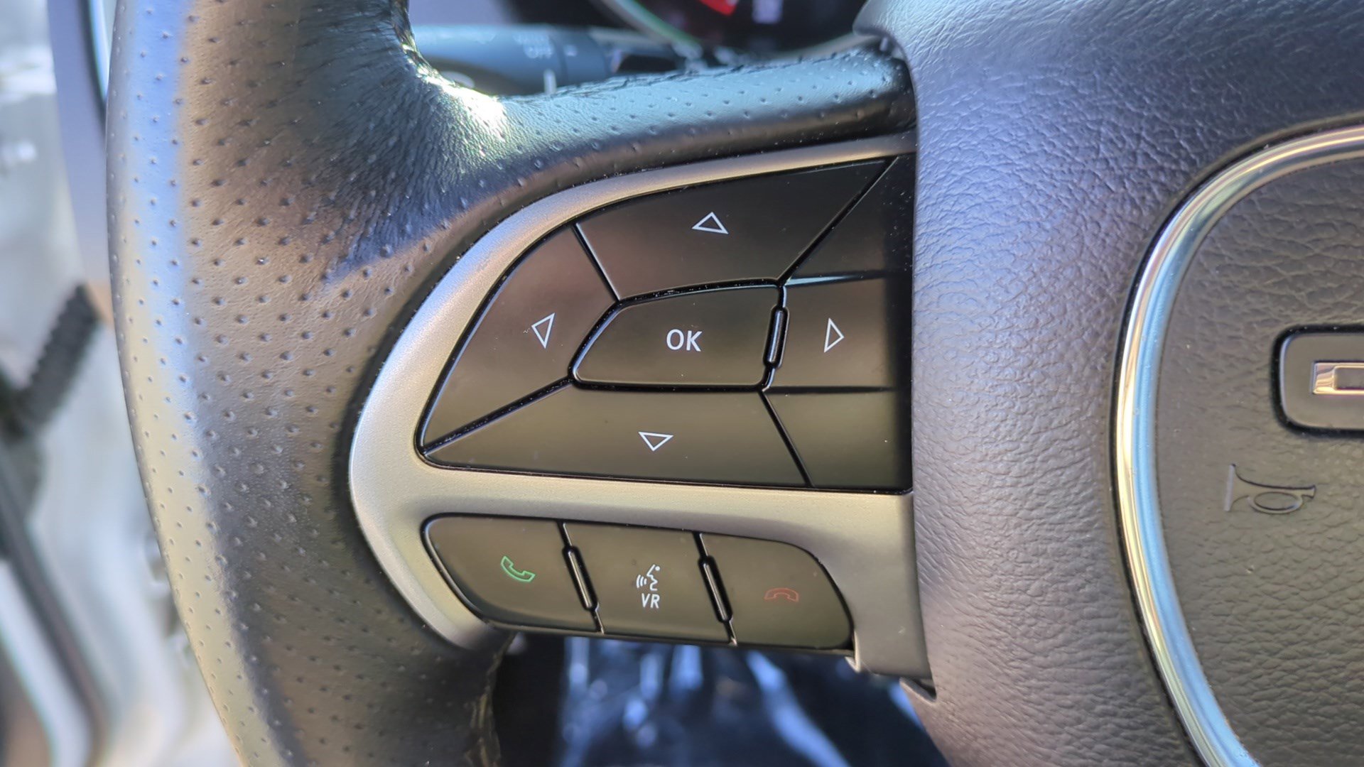 Used 2019 Dodge Durango SXT image 16