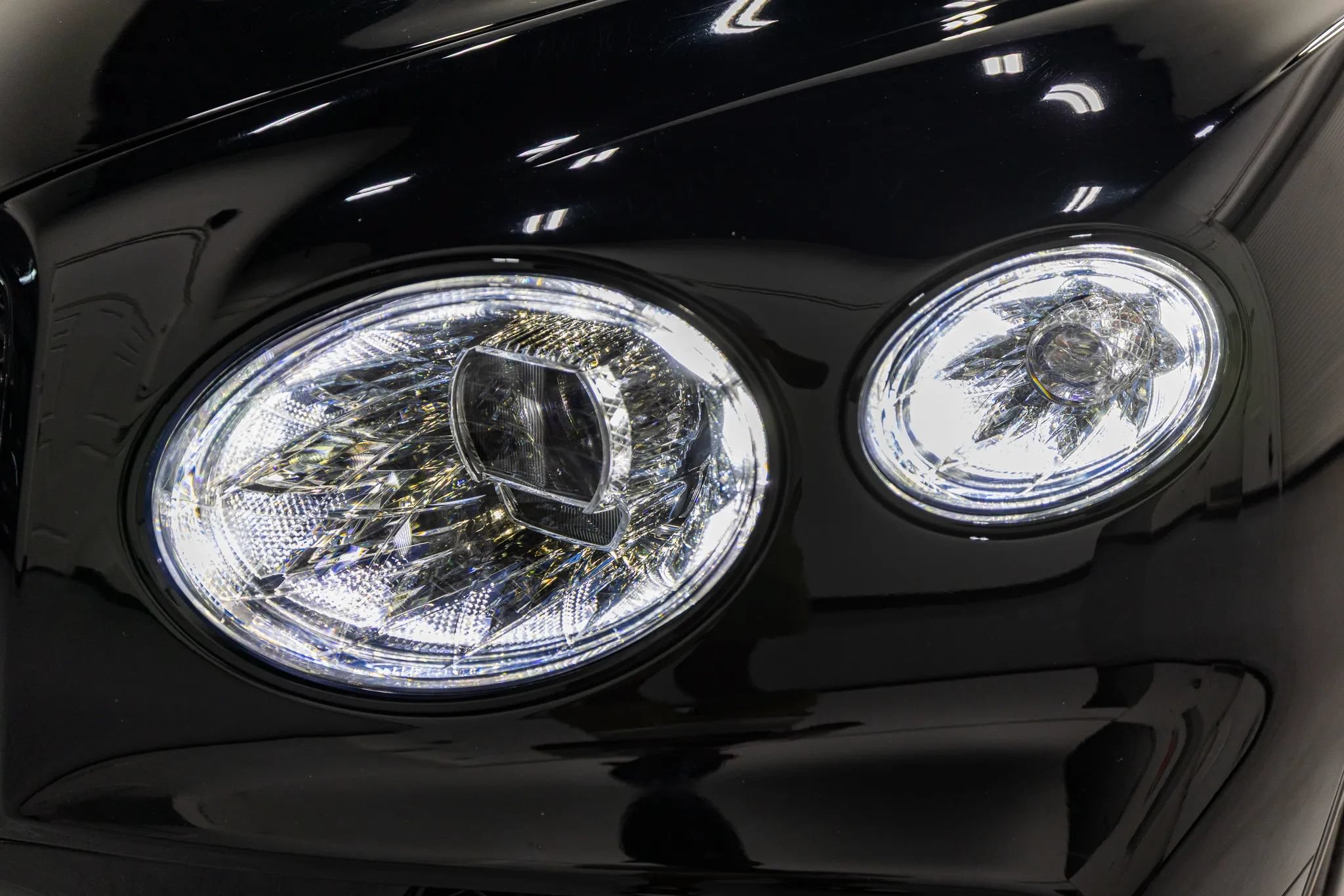 Used 2022 Bentley Bentayga AWD/4WD image 5