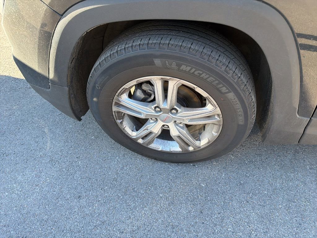 Used 2024 GMC Terrain SLE image 25