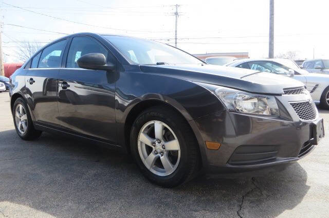 Used 2014 Chevrolet Cruze LT FWD image 2